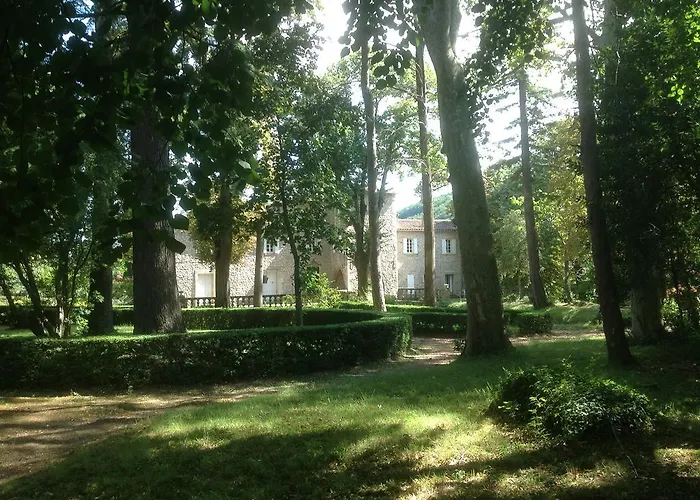 Domaine De Saint Charles Penzion 4*